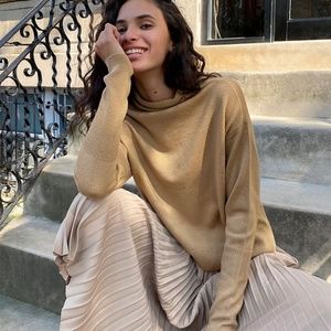 WILFRED Aritzia Merino Wool Camel CYPRIE Sweater M